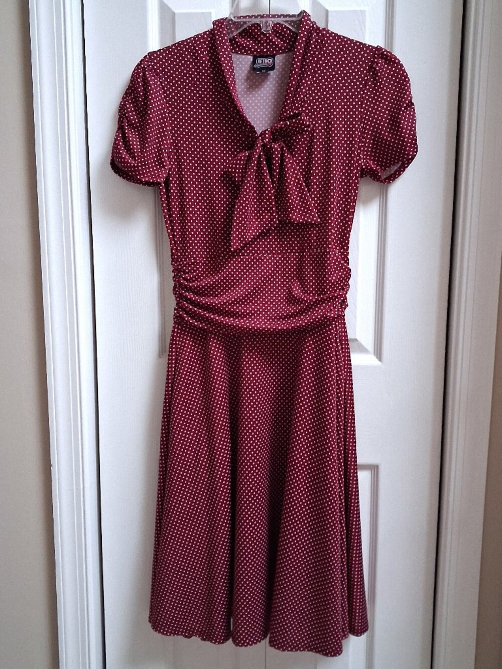 RETROLICIOUS Burgundy Dot 1940s-Inspired Bombshell Midi Dress sz M